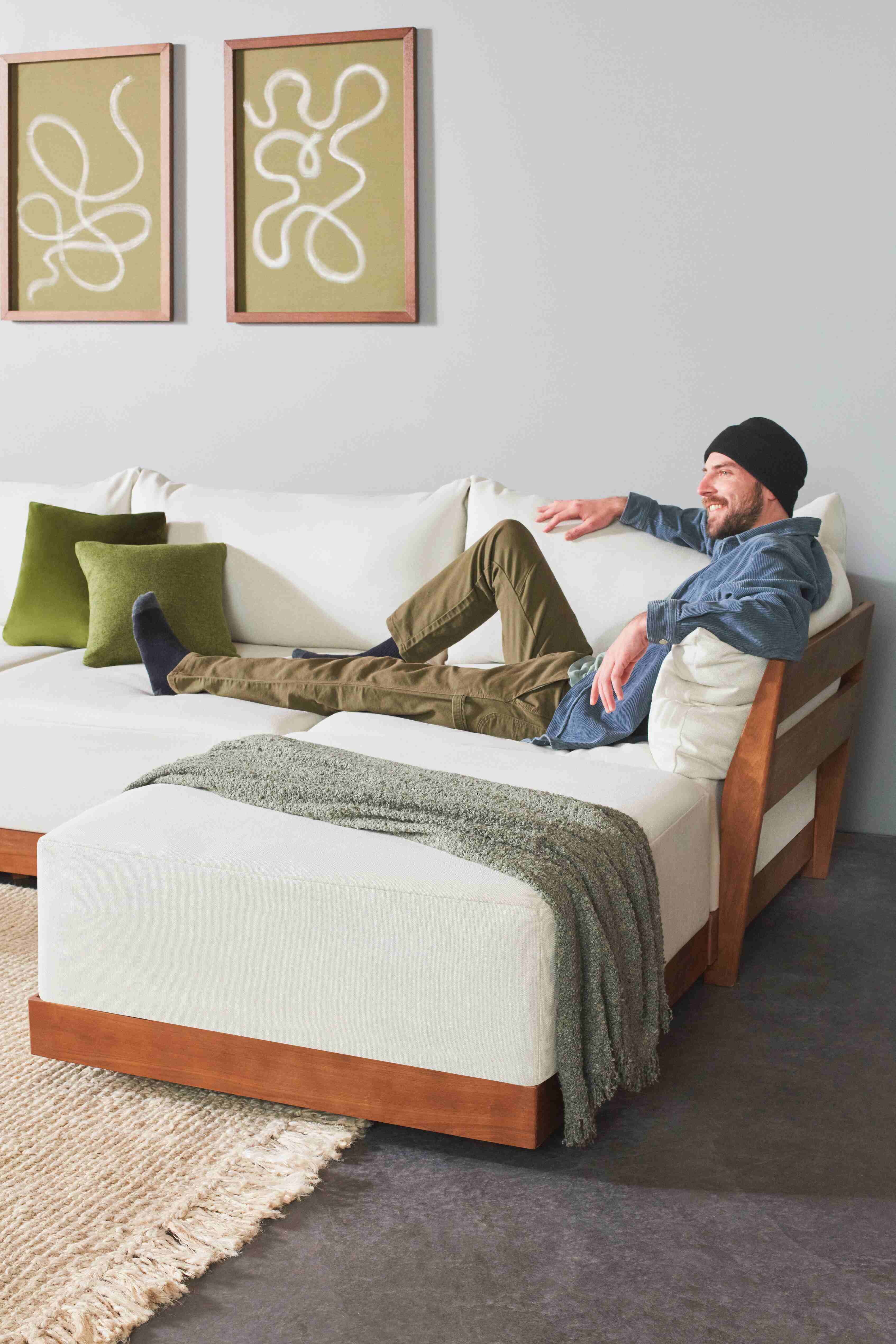 Which Sectional Sofa Layouts are ideal for Small Rooms?