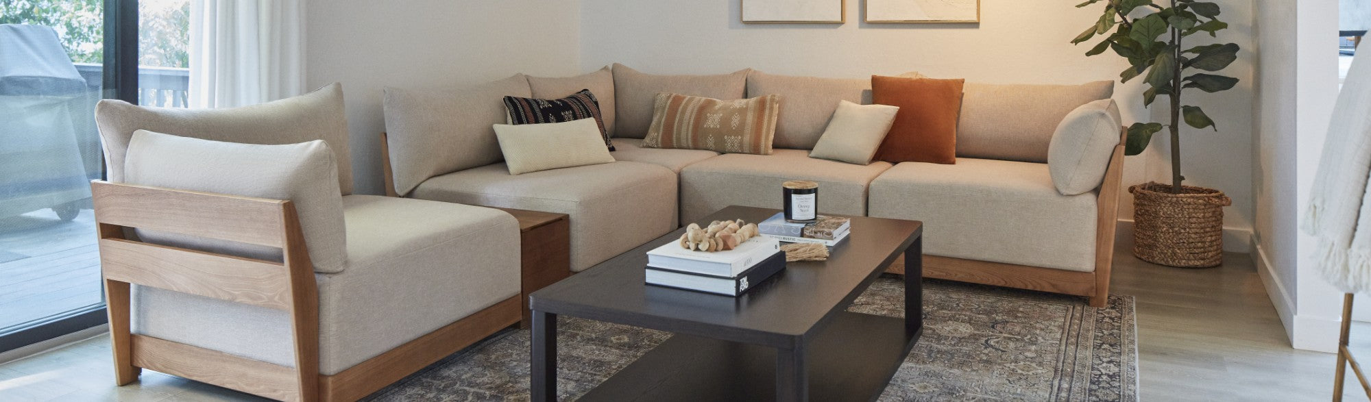 Pros and Cons of Sectional Sofas for Modern Living Rooms